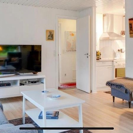 Sommerhus I Blokhus Helt Taet Pa By Og Strand エクステリア 写真